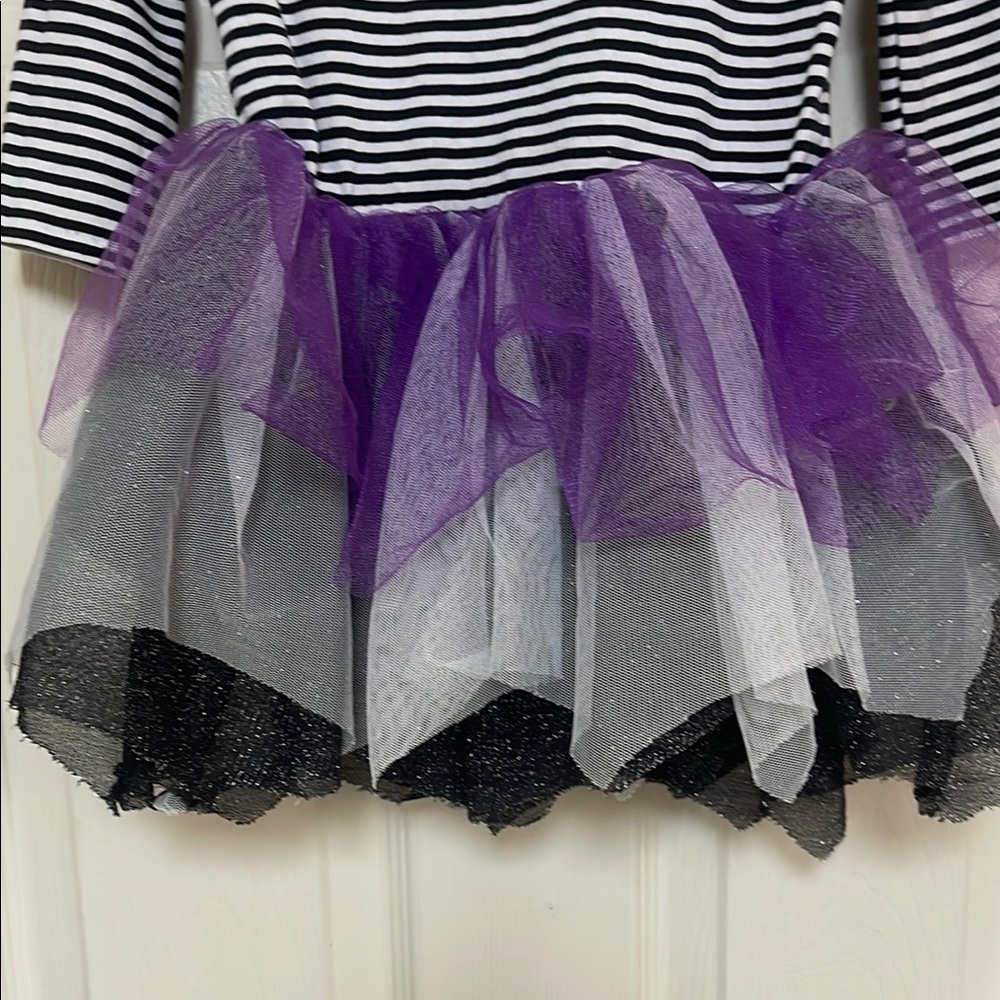 Emily Rose Black and White dress. - Picture 10 of 12